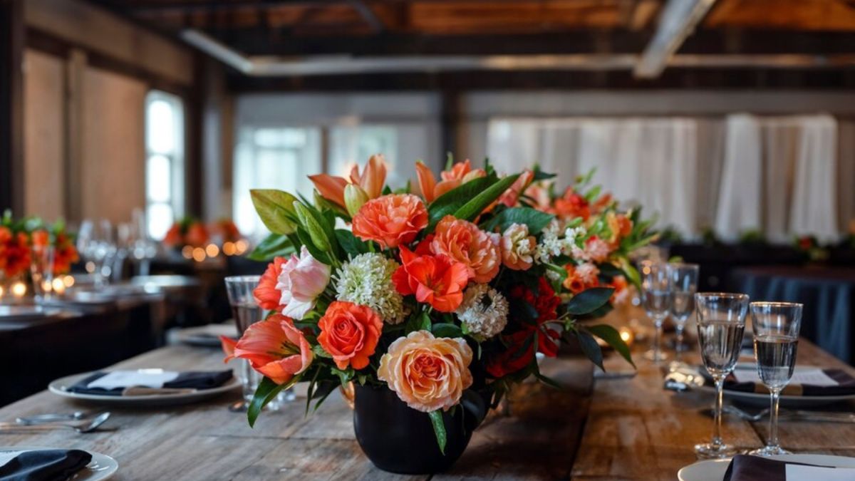 Centerpieces at Wedding Receptions: The Art and Elegance of Designing with NYT Insights